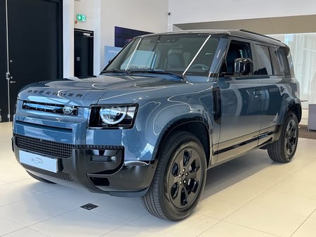 Land Rover Defender P300e PHEV