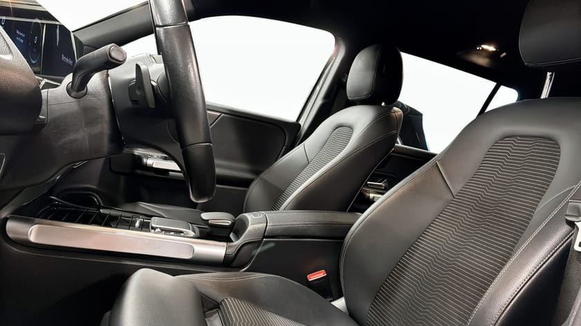 Bild 5 av Mercedes-Benz EQB 300 4MATIC