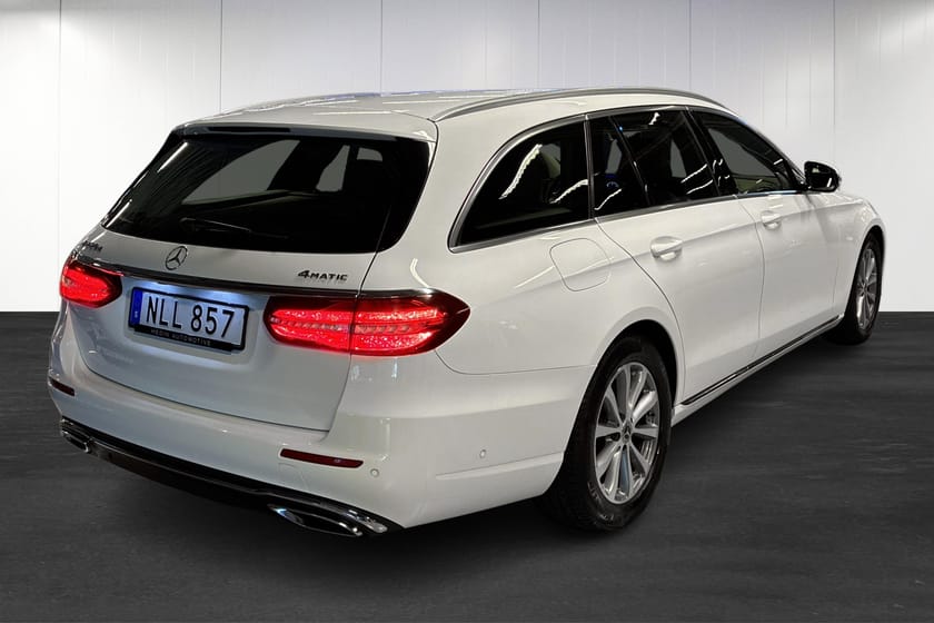 Bild 3 av Mercedes-Benz E 220 T d 4MATIC