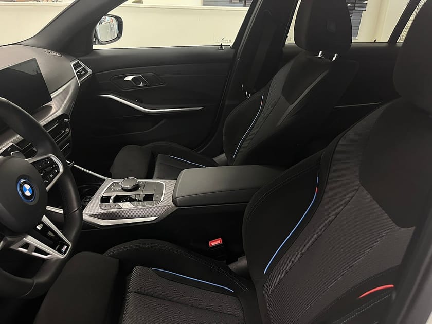 Bild 2 av BMW 330e Sedan