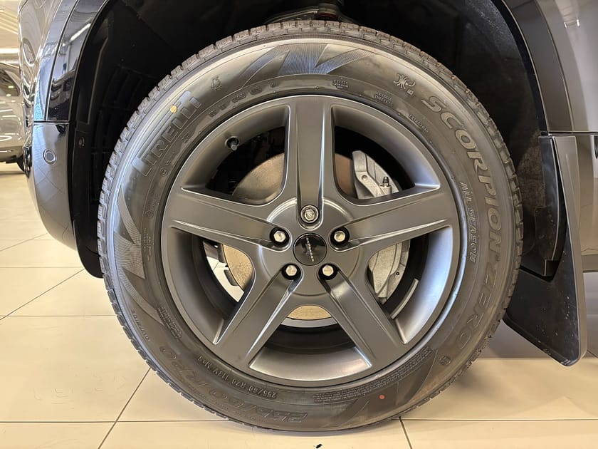 Bild 5 av Land Rover Defender 130 D250 MHEV