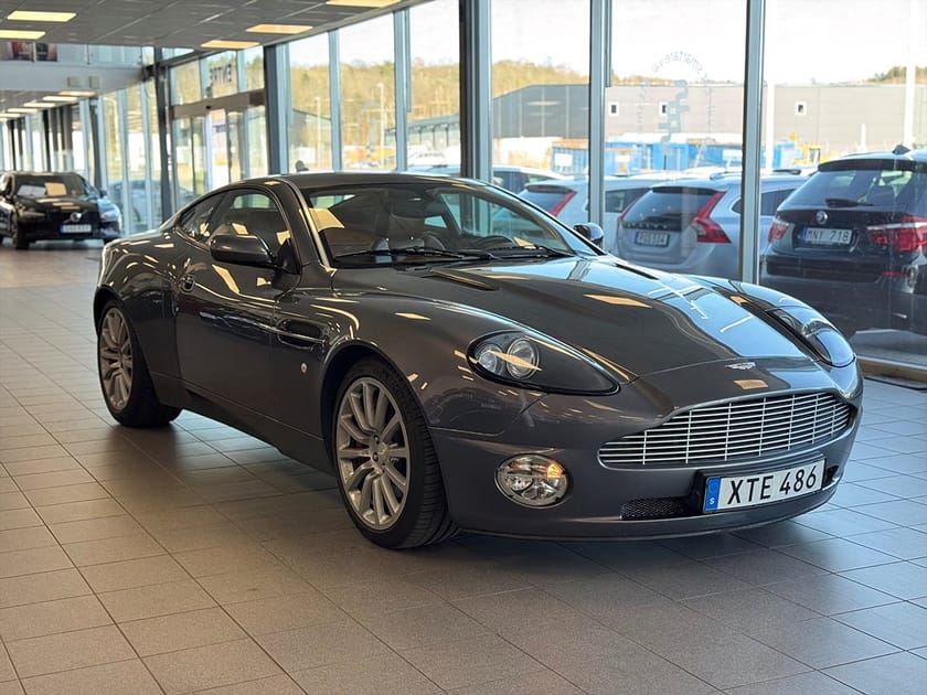 Bild 1 av Aston Martin V12 Vanquish