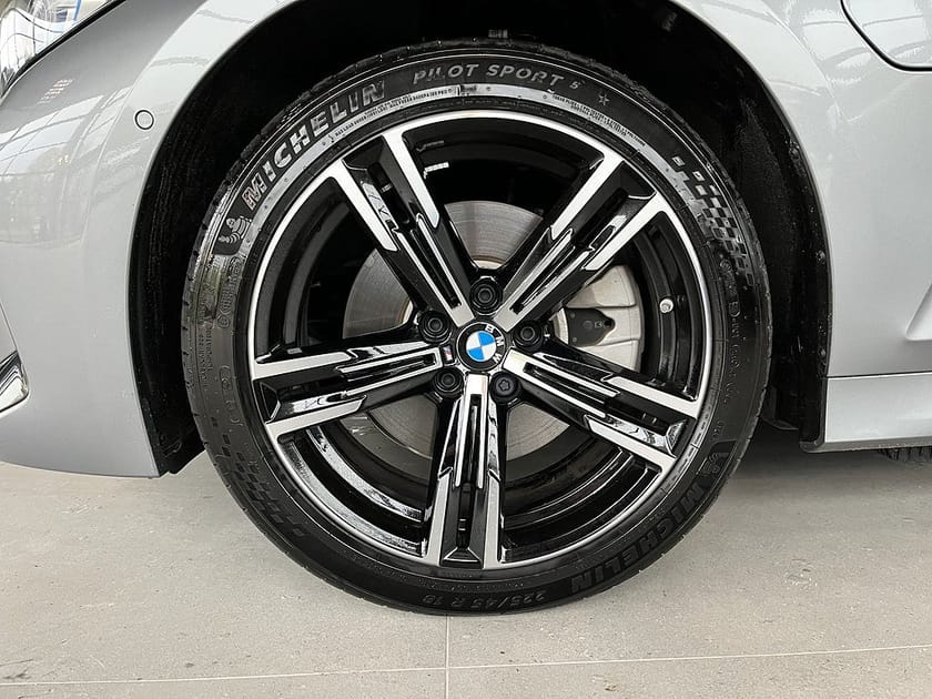 Bild 4 av BMW 330e Touring