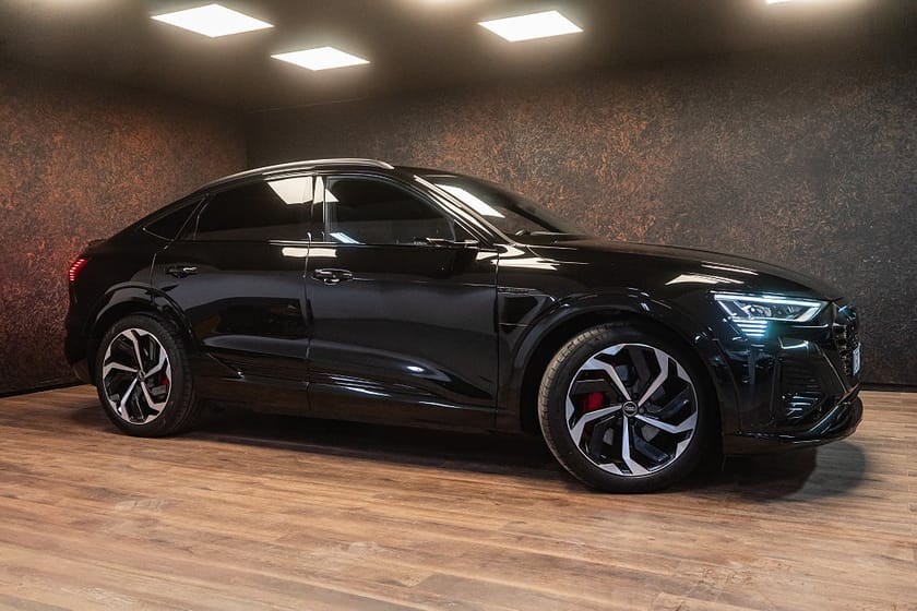 Bild 2 av Audi Q8 Sportback 55 e-tron quattro
