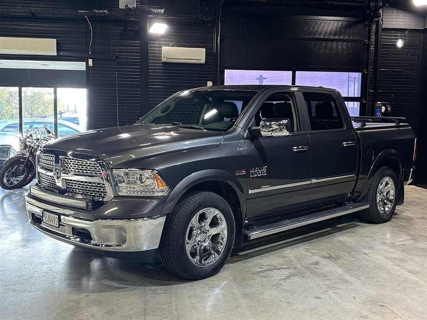 Bild 3 av RAM 1500 Dubbelhytt 5'7" box