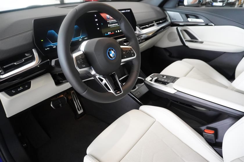 Bild 2 av BMW iX2 eDrive20