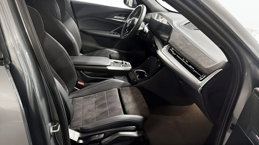 Bild 3 av BMW iX2 xDrive30