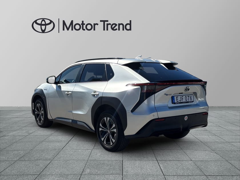Bild 3 av Toyota bZ4X