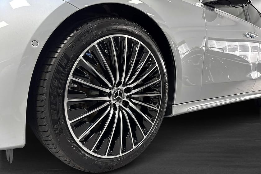 Bild 5 av Mercedes-Benz E 300 de 4MATIC T