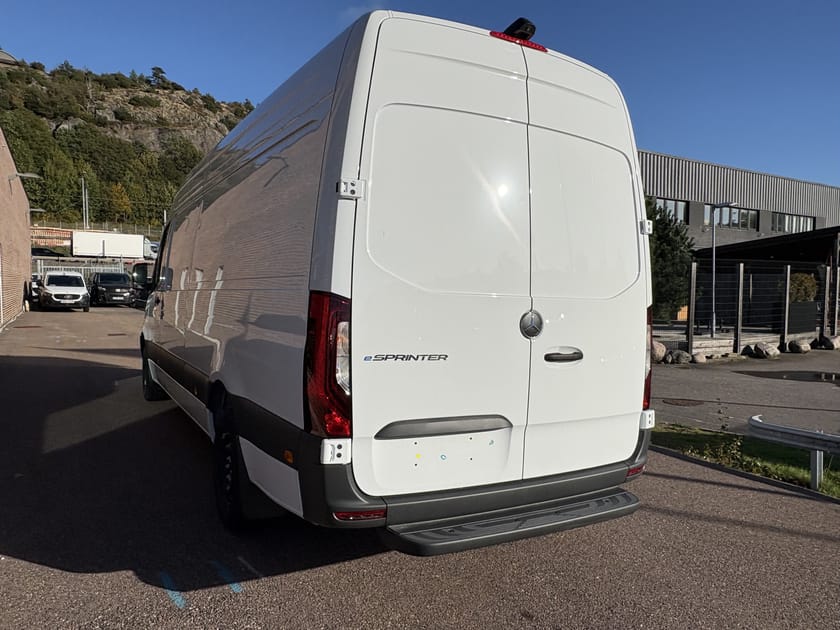 Bild 3 av Mercedes-Benz eSprinter 420 113 kWh