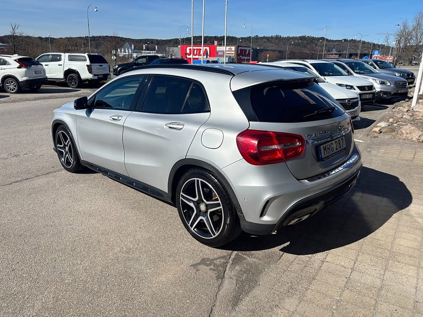 Bild 4 av Mercedes-Benz GLA 200 d 4MATIC