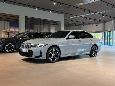 BMW 330e xDrive Sedan