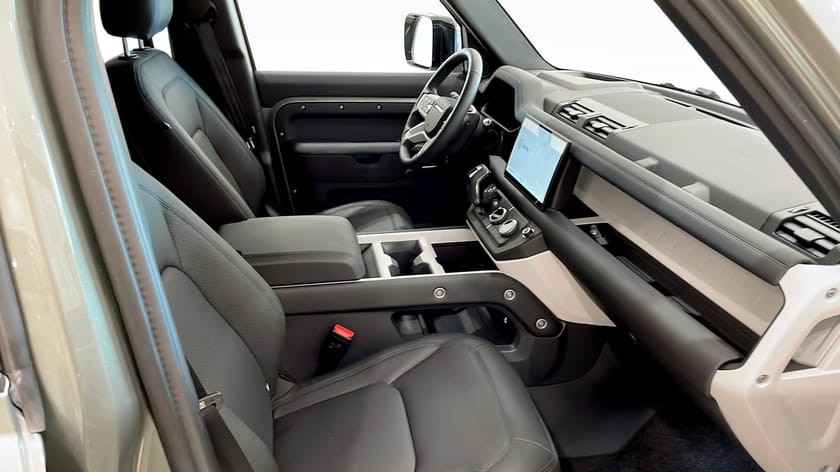 Bild 3 av Land Rover Defender P300e PHEV