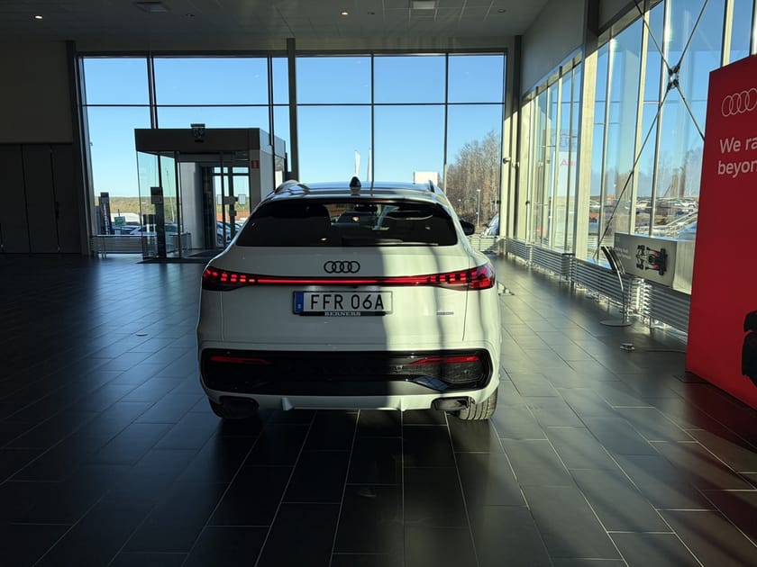 Bild 4 av Audi Q5 Sportback e-hybrid quattro