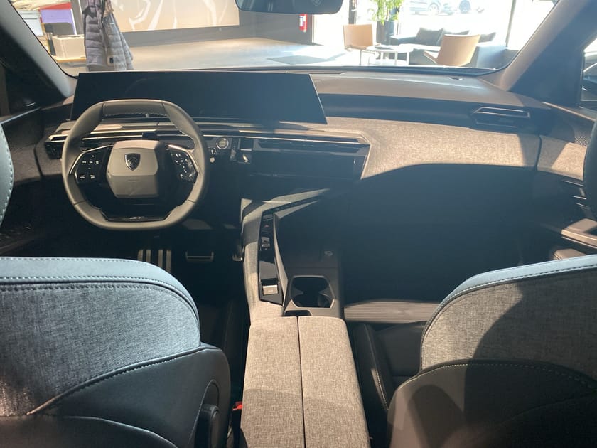 Bild 4 av Peugeot 5008 Hybrid 145