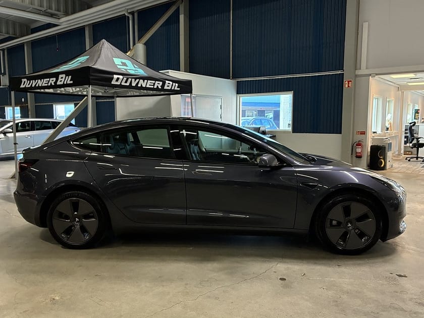 Bild 3 av Tesla Model 3 Standard Range