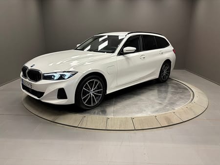 BMW 330e xDrive Touring