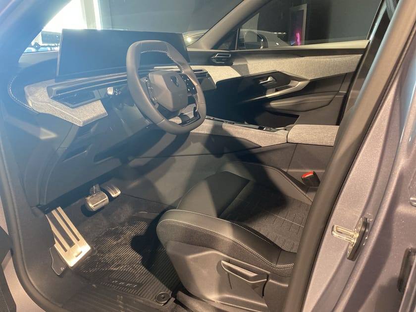 Bild 2 av Peugeot 5008 Hybrid 145