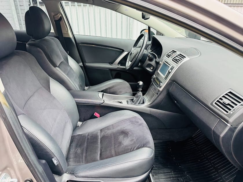 Bild 5 av Toyota Avensis Kombi