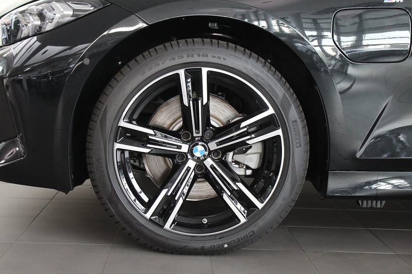 Bild 3 av BMW 330e xDrive Sedan