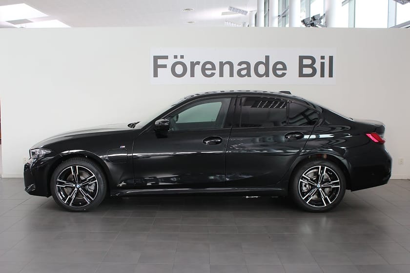 Bild 2 av BMW 330e xDrive Sedan