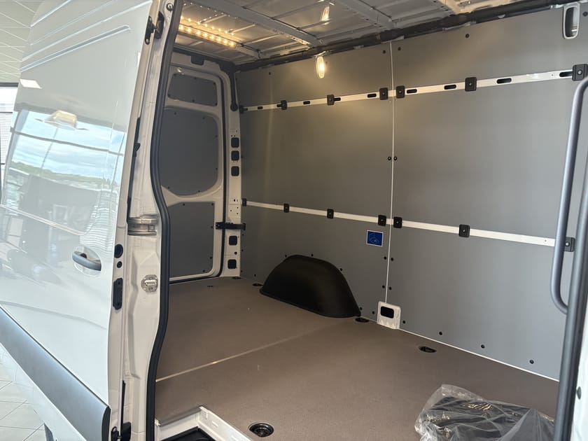 Bild 5 av Mercedes-Benz eSprinter 314 81 kWh