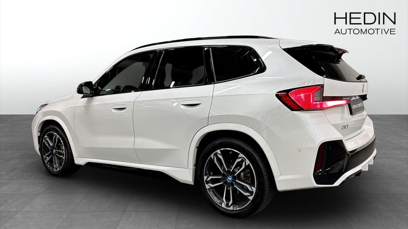 Bild 2 av BMW iX1 xDrive30
