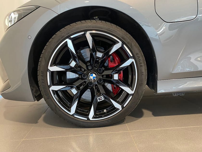 Bild 3 av BMW 330e xDrive Sedan