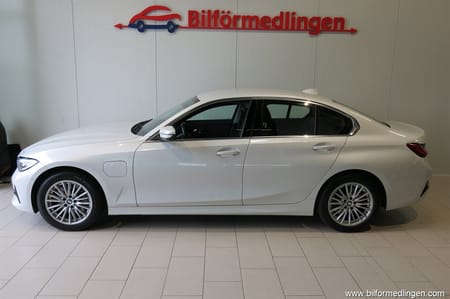 BMW 330e Sedan