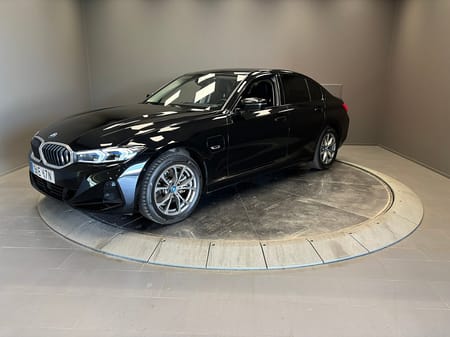 BMW 330e xDrive Sedan