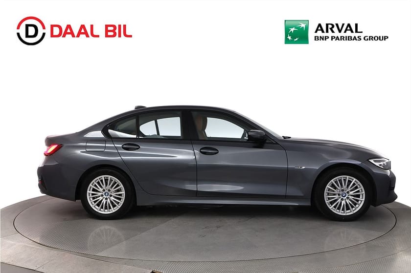 Bild 5 av BMW 330e xDrive Sedan