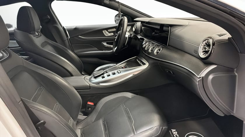 Bild 3 av Mercedes-Benz AMG GT 4 43 4MATIC+