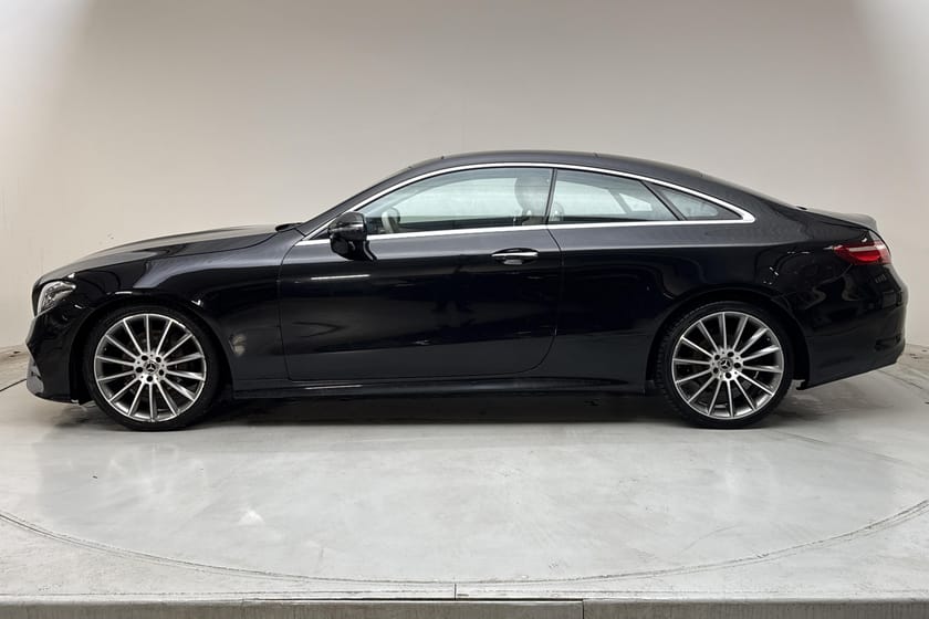 Bild 2 av Mercedes-Benz E 300 Coupé