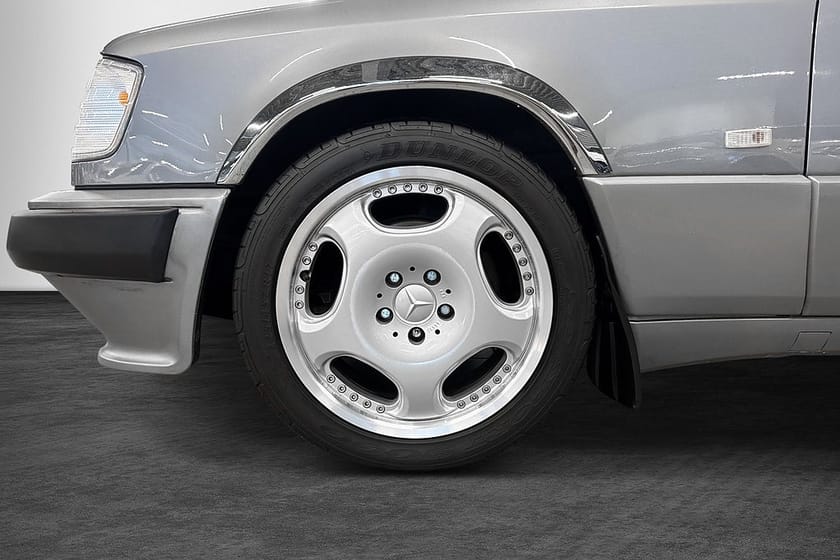 Bild 2 av Mercedes-Benz 230 CE Coupé