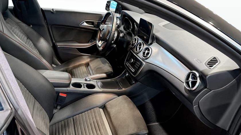 Bild 3 av Mercedes-Benz CLA 180