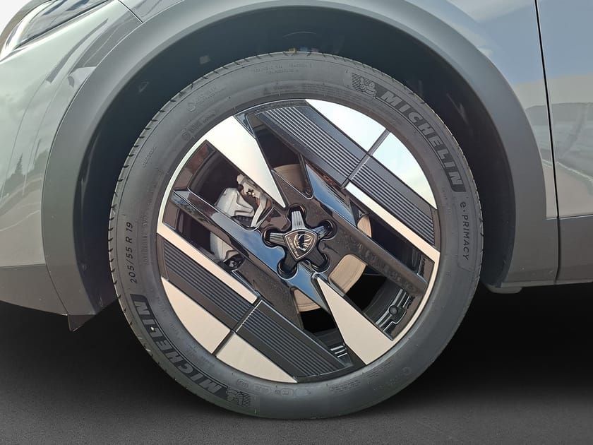 Bild 5 av Peugeot 408 Hybrid 145