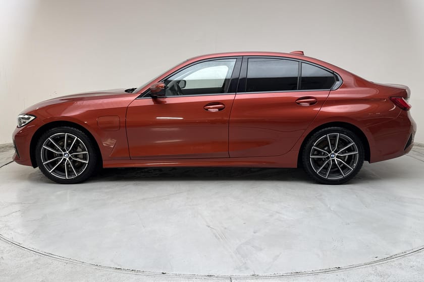 Bild 2 av BMW 330e Sedan