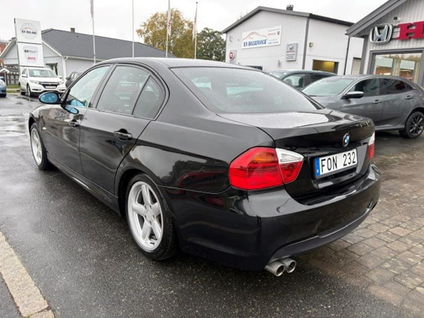 Bild 2 av BMW 325i Sedan