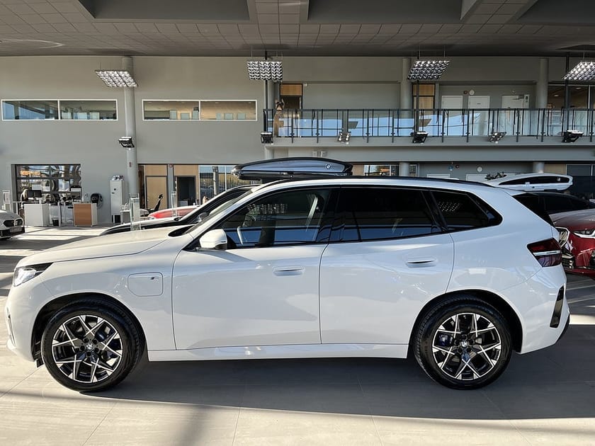 Bild 3 av BMW X3 30e xDrive