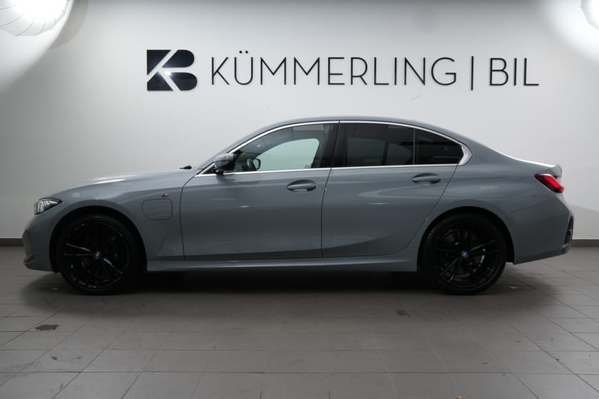 Bild 2 av BMW 330e xDrive Sedan