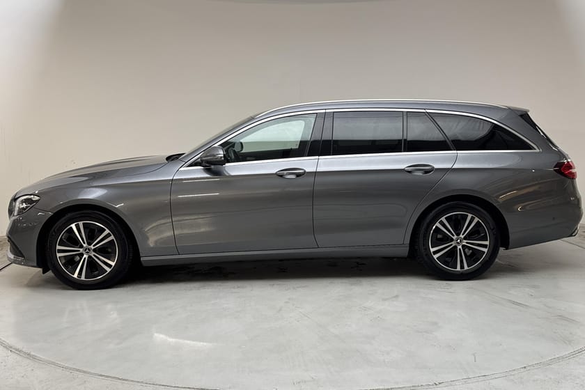 Bild 2 av Mercedes-Benz E 220 T d 4MATIC