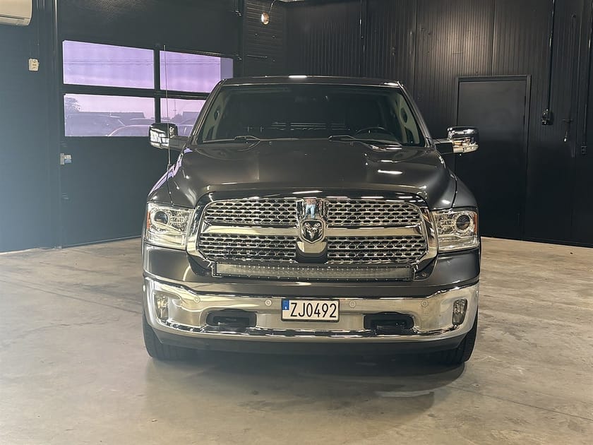 Bild 2 av RAM 1500 Dubbelhytt 5'7" box