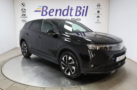 Opel Grandland Hybrid 136