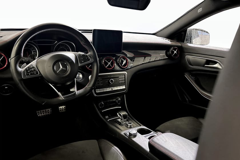 Bild 4 av Mercedes-Benz AMG CLA 45 4MATIC Shooting Brake