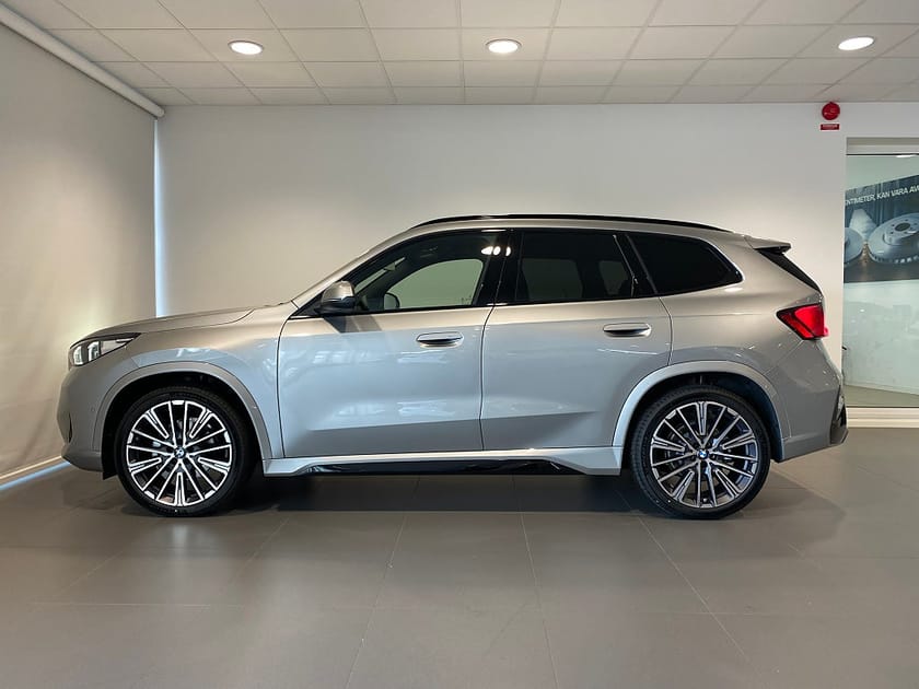 Bild 2 av BMW iX1 eDrive20