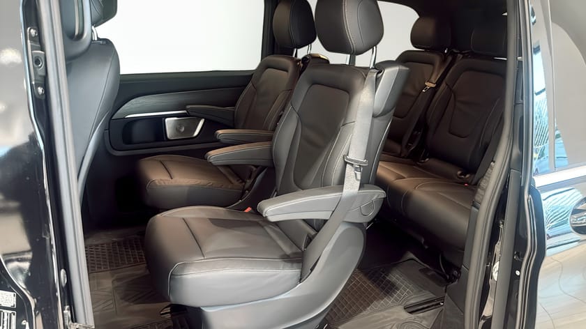 Bild 5 av Mercedes-Benz V 300d 4MATIC 3.2t