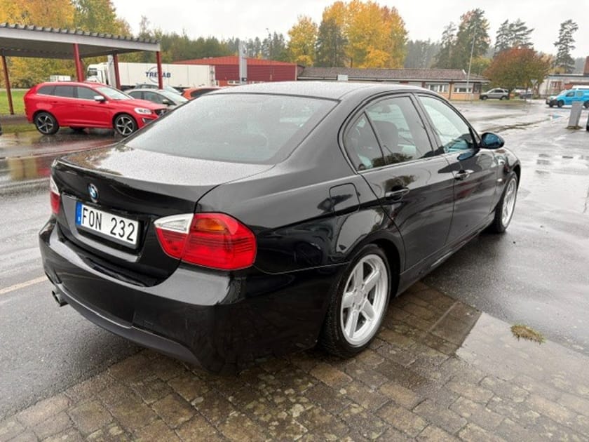 Bild 4 av BMW 325i Sedan