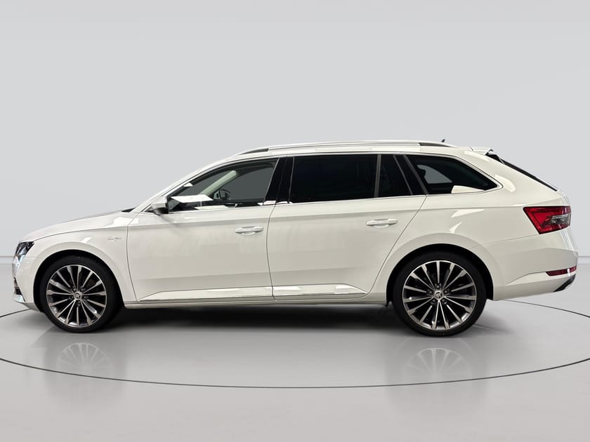 Bild 2 av Škoda Superb iV Kombi