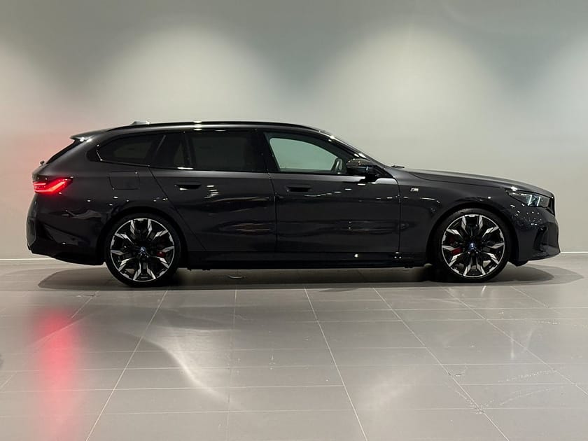 Bild 3 av BMW i5 M60 xDrive Touring