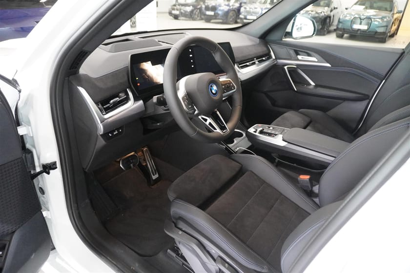 Bild 2 av BMW iX1 xDrive30